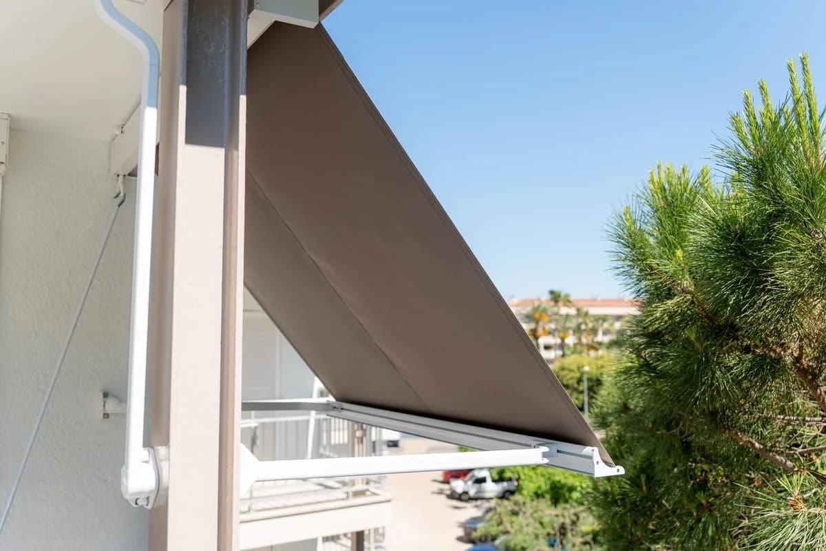 Toldo de brazo recto — Alu Toldos Europa