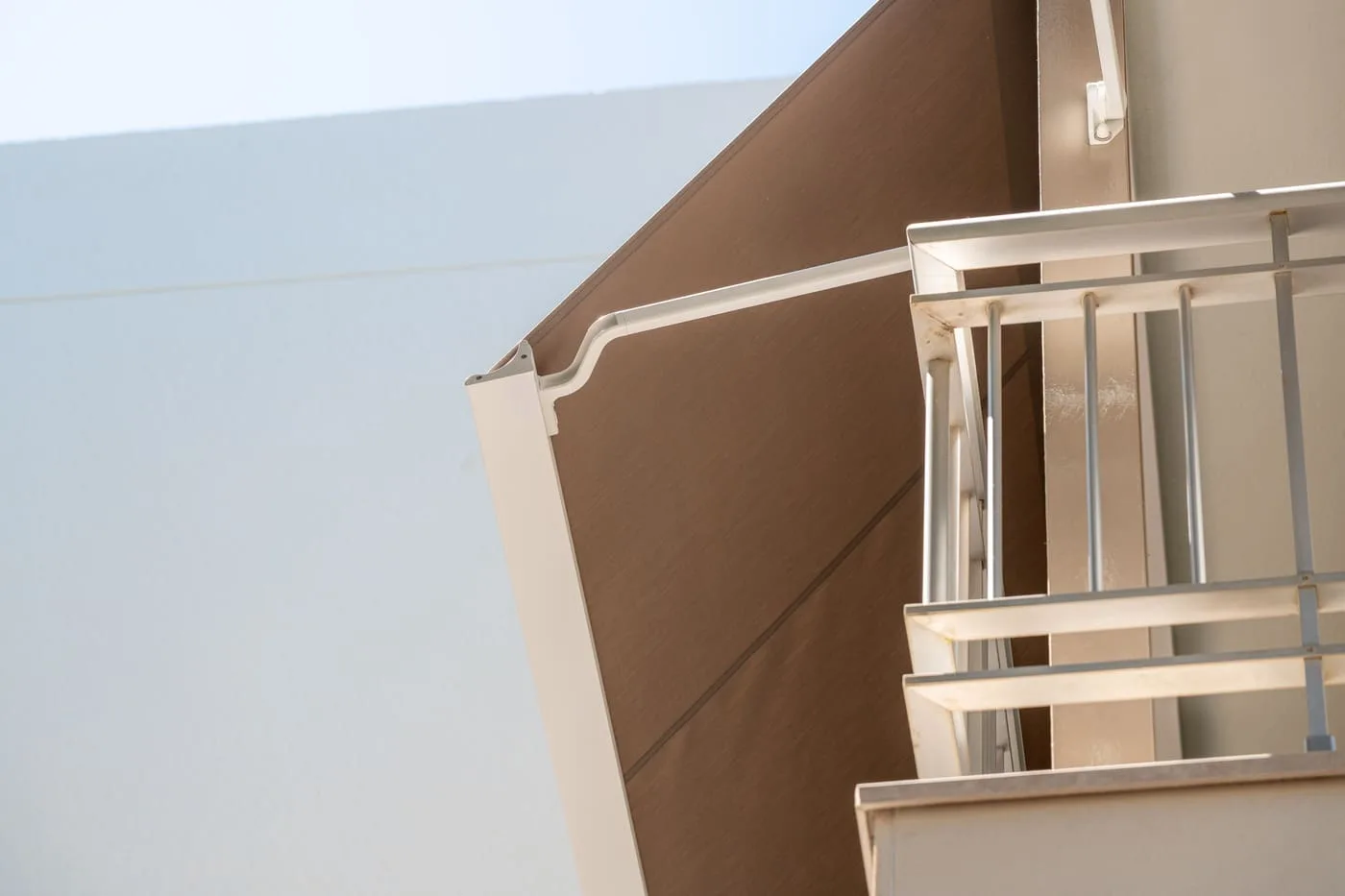 Instalación de toldos en Reus — Alu Toldos Europa