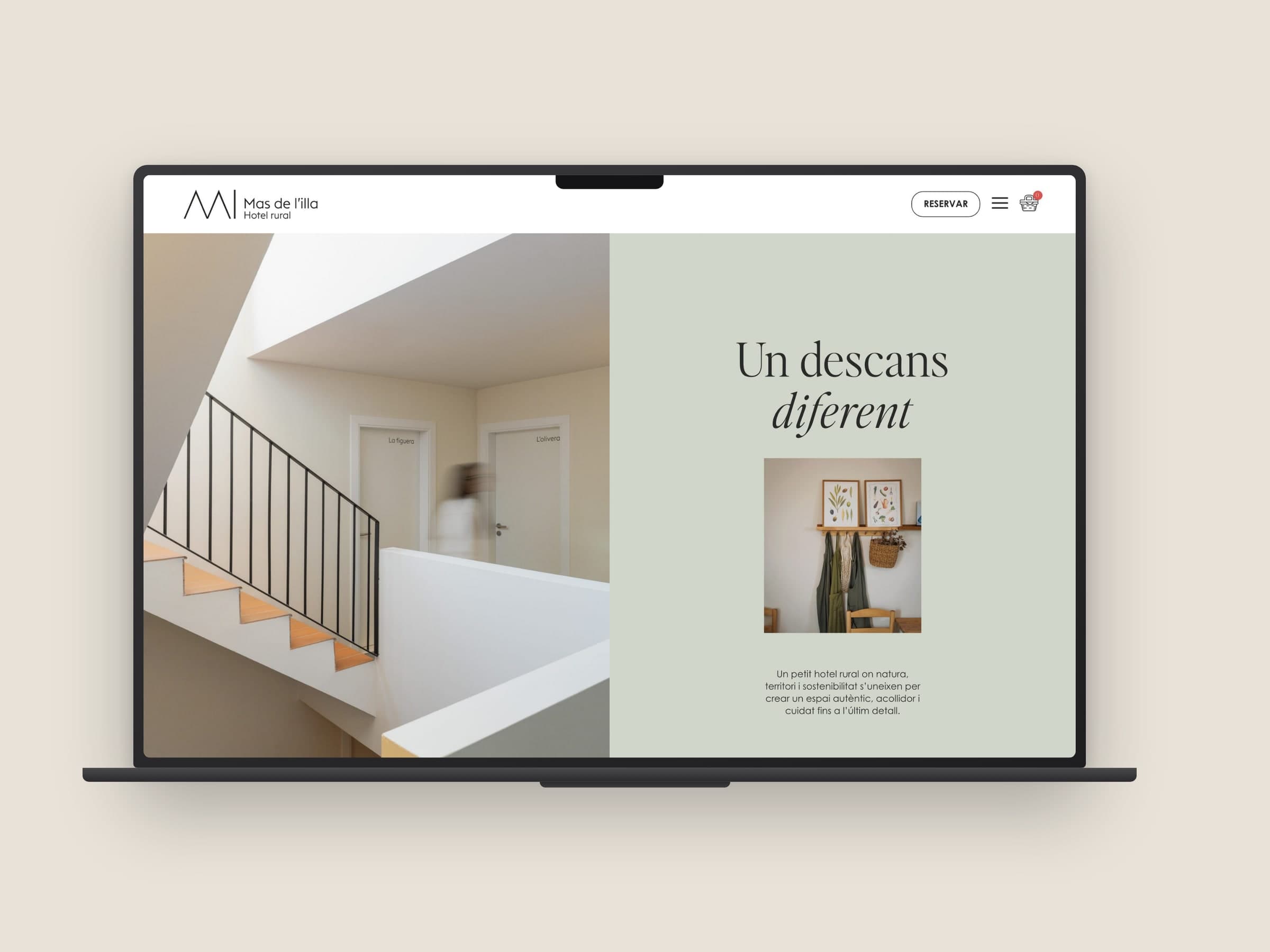 La web de Mas de l'Illa en un portátil: sección «Un descans diferent»
